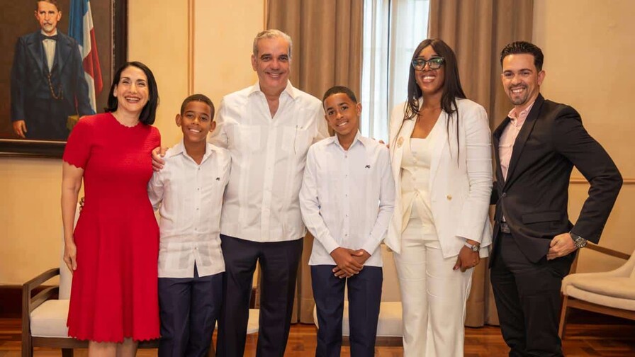 Abinader recibe en el Palacio a "Pico de Oro", el estudiante que se hizo viral por su elocuencia