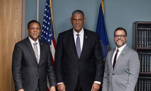 Senador y asamble&iacute;sta de Nueva York reconocen al c&oacute;nsul dominicano Jes&uacute;s V&aacute;squez Mart&iacute;nez