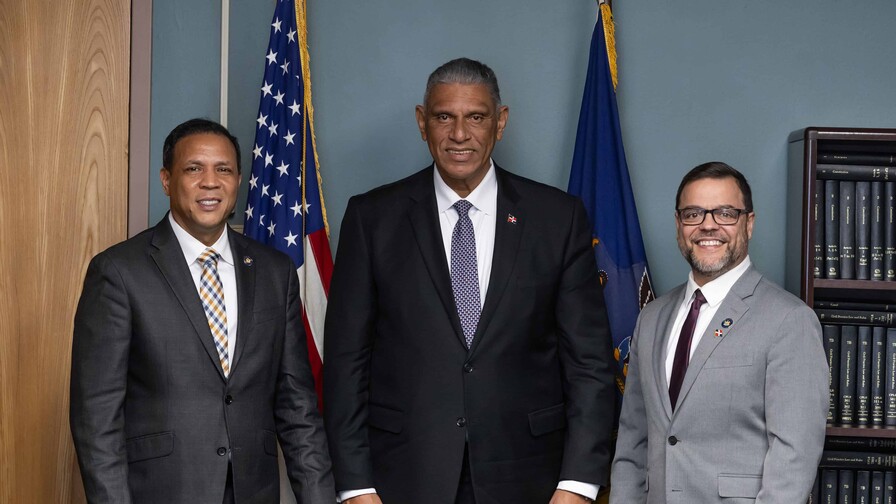 Senador y asamble&iacute;sta de Nueva York reconocen al c&oacute;nsul dominicano Jes&uacute;s V&aacute;squez Mart&iacute;nez