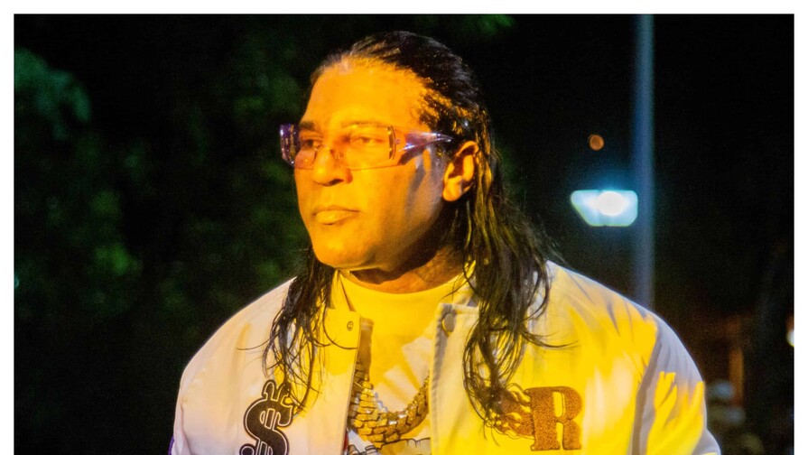 Tribunal ordena suspender comercializaci&oacute;n de m&uacute;sica de Omega el Fuerte sin su autorizaci&oacute;n