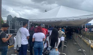 Lentitud y largas filas en el Intrant tambi&eacute;n afectan a los que solicitan su carn&eacute; de aprendizaje