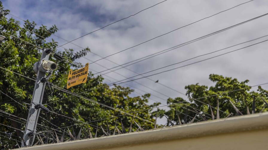 Hasta m&aacute;s de RD$200 mil: lo que gastan ciudadanos por proteger sus hogares del robo