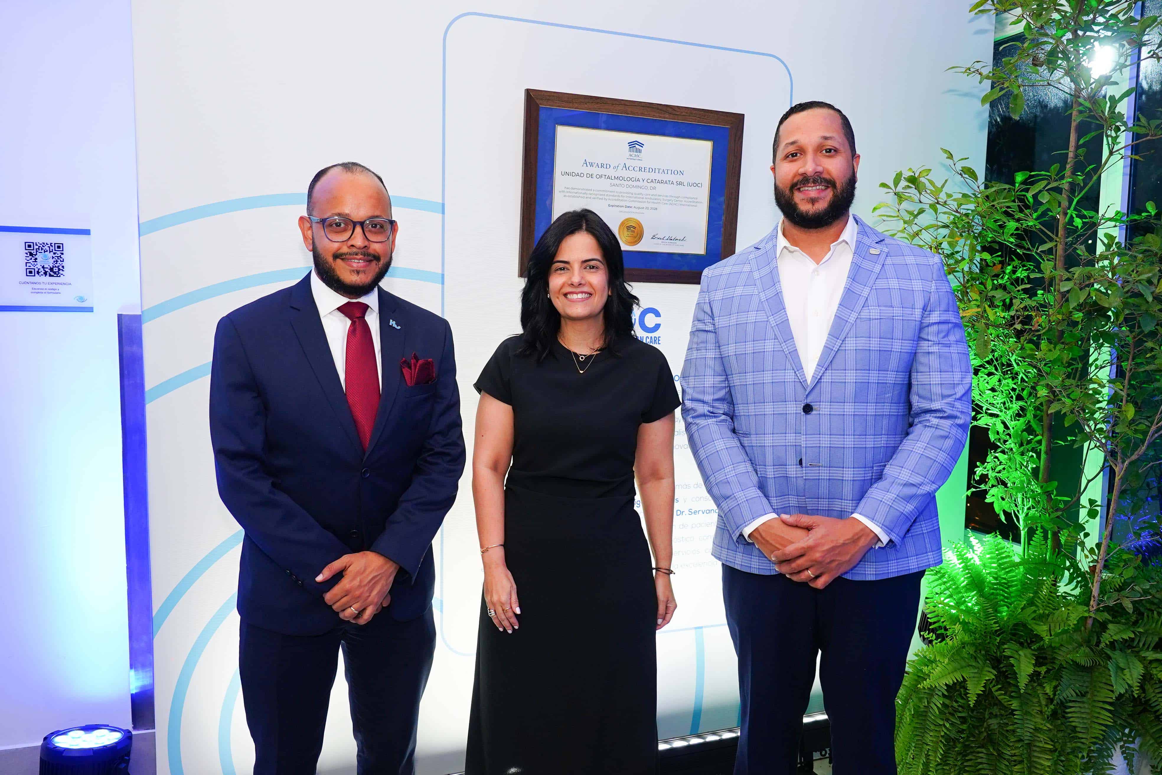 Frank Chireno, Mery Bairan y Jos&eacute; Sili&eacute;.
