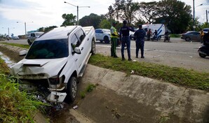 Accidente de tr&aacute;nsito en Yaguate deja un muerto y cuatro heridos