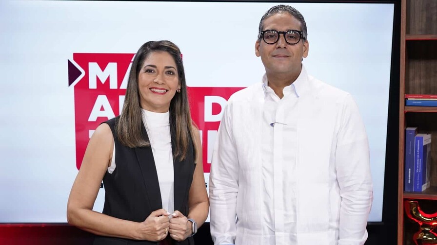 "M&aacute;s all&aacute; del titular" analiza con especialistas retos de seguridad vial y reforma laboral en RD