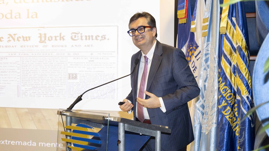 Experto Joan Barata advierte sobre riesgos de regular internet desde el "p&aacute;nico tecnol&oacute;gico"