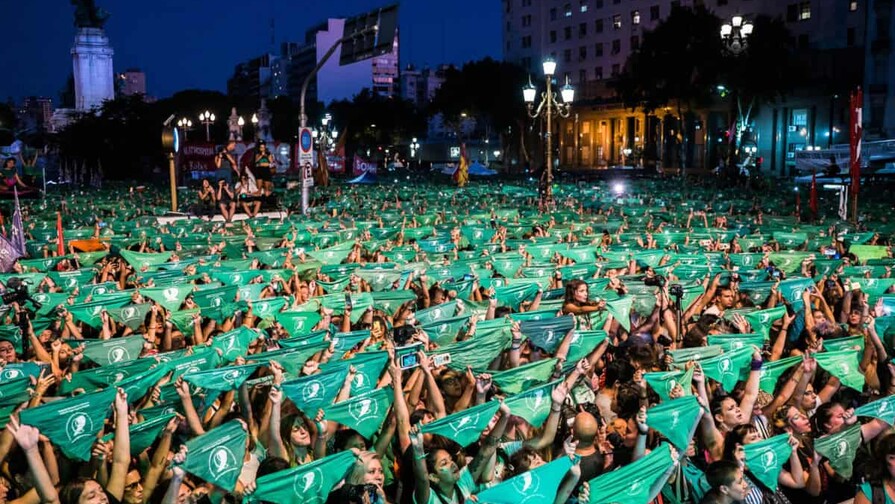 Derecho al aborto: la marea verde choca con la ola conservadora Derecho al aborto: la marea verde choca con la ola conservadora