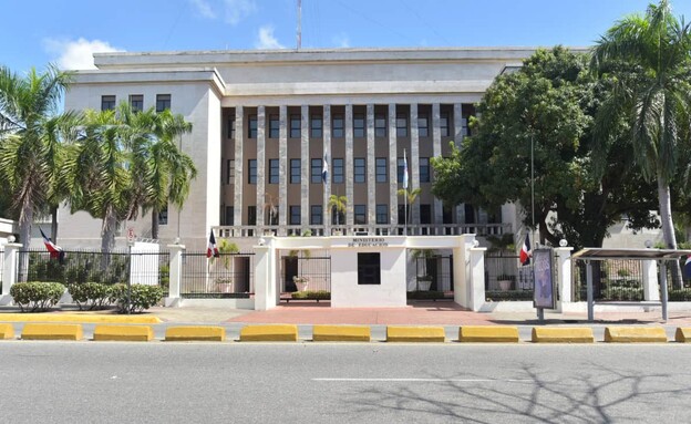 Minerd investiga conducta indebida de maestra contra ni&ntilde;a de dos a&ntilde;os en preescolar de Alma Rosa
