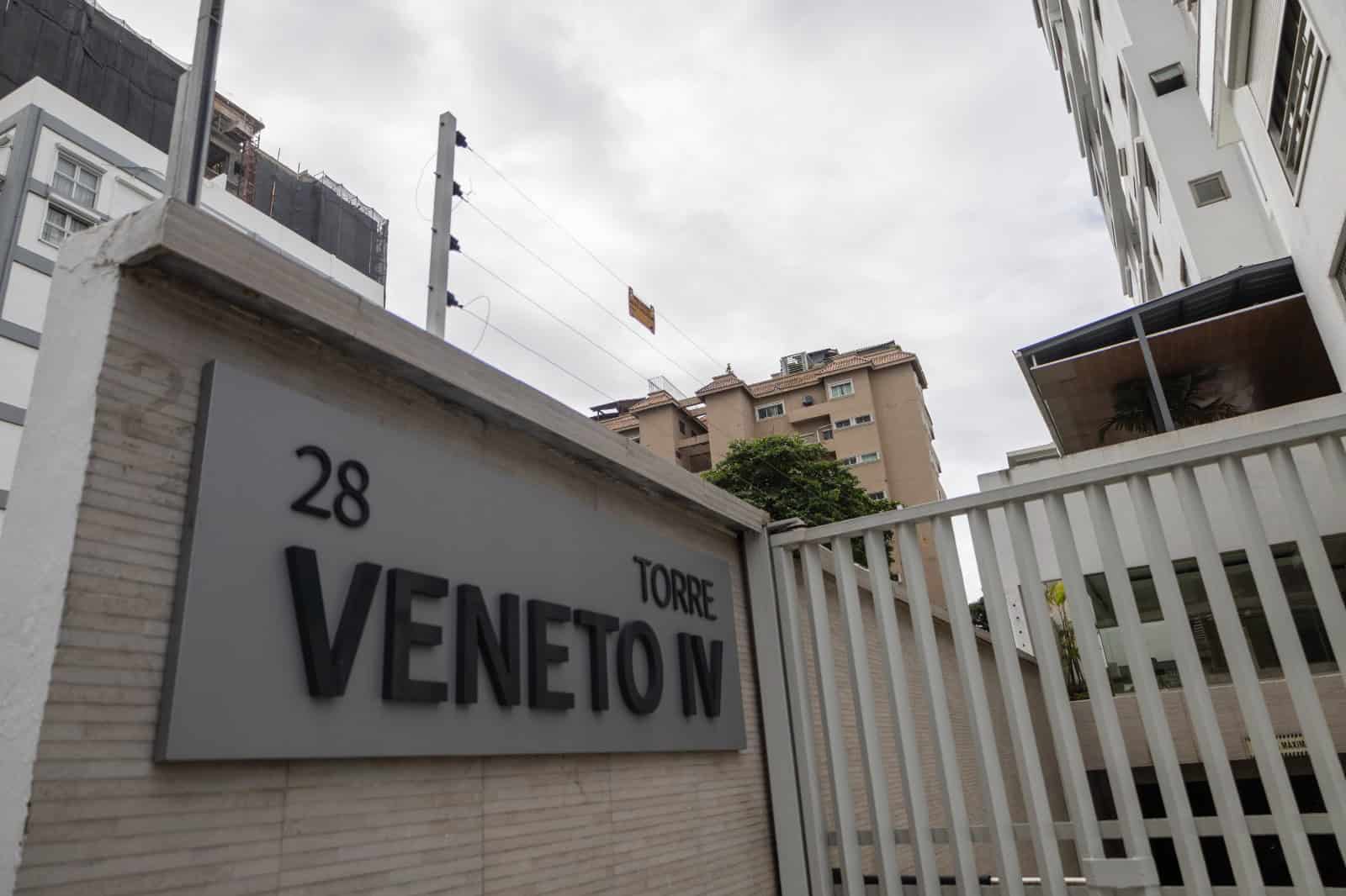 Protección con cerca eléctrica en la parte superior del perímetro de la Torre Veneto IV.