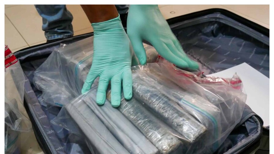 Arrestan a hombre acusado de transportar 13 paquetes de coca&iacute;na en La Altagracia