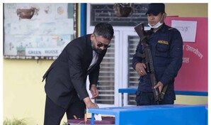 El partido de un exrapero se perfile ganador de elecciones en Nepal