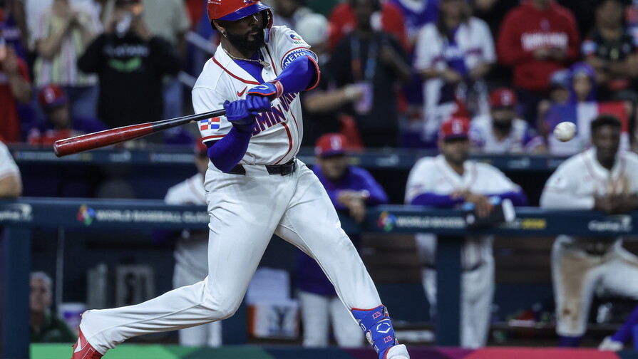 El arsenal ofensivo y el relevo dominicano compensaron pobre salida de S&aacute;nchez