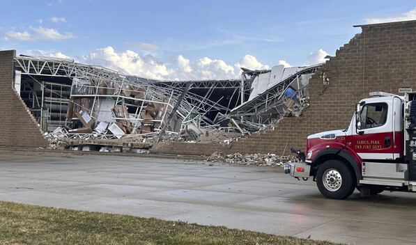 Tres muertos tras aparente tornado que azot&oacute; el sur de Michigan
