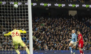 El City supera con facilidad al Liverpool con un triplete de Haaland