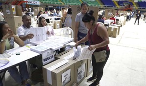 Colombia elige Congreso antes de presidenciales con la derecha al acecho del poder