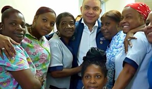 El director del SNS felicita a mujeres dominicanas por su labor en el sistema de salud