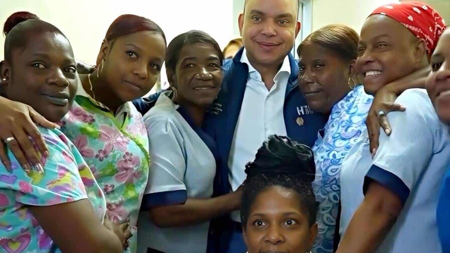 El director del SNS felicita a mujeres dominicanas por su labor en el sistema de salud