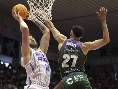 El Unicaja de Chris Duarte se reencuentra con una victoria en Girona