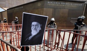 Bajo las bombas, Ir&aacute;n elige al sucesor de Al&iacute; Jamenei