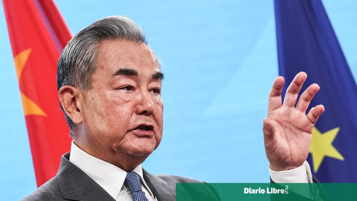 Wang Yi pide cese inmediato de la guerra en Irán