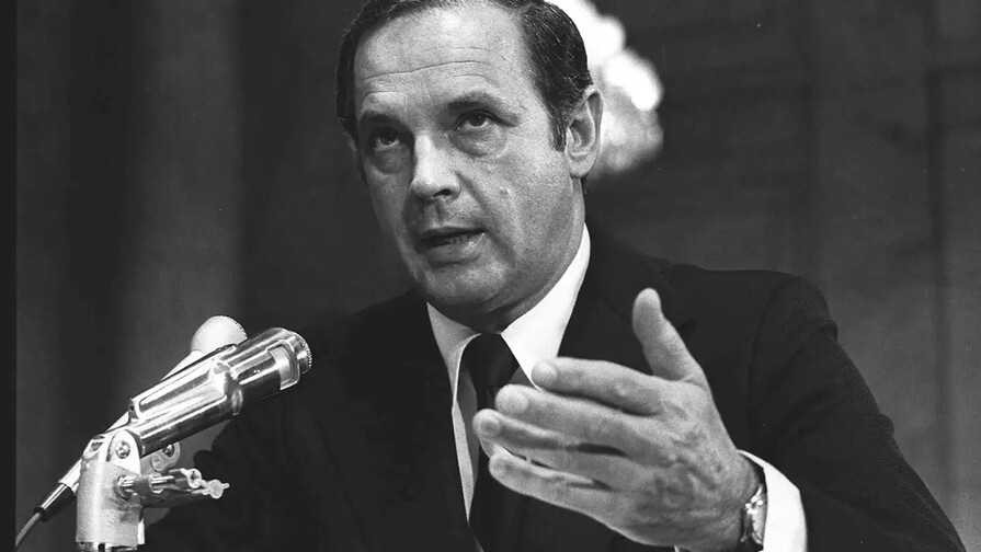 Muere a los 99 a&ntilde;os Alexander Butterfield, el asesor que revel&oacute; las cintas de Watergate