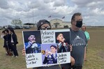 Legisladores piden liberar a j&oacute;venes mariachis mexicanos retenidos por migraci&oacute;n en Texas