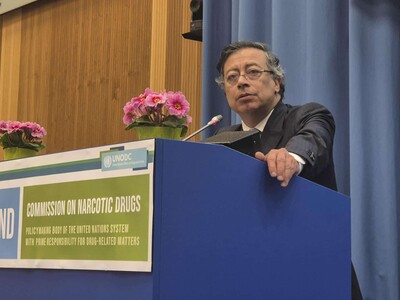Petro lucha contra drogas debe atacar sistema financiero internacional