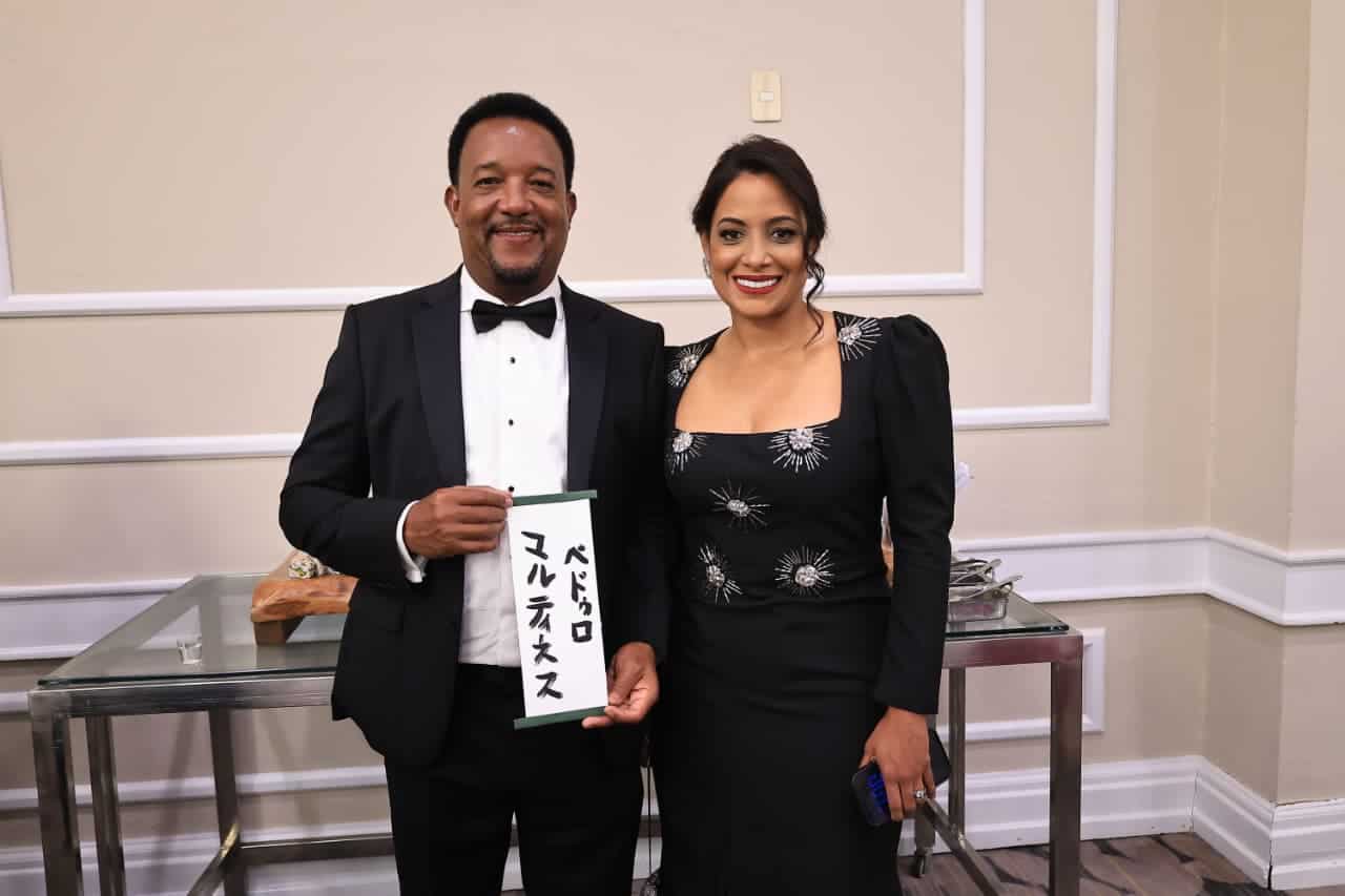 Pedro Mart&iacute;nez y Carolina Cruz.