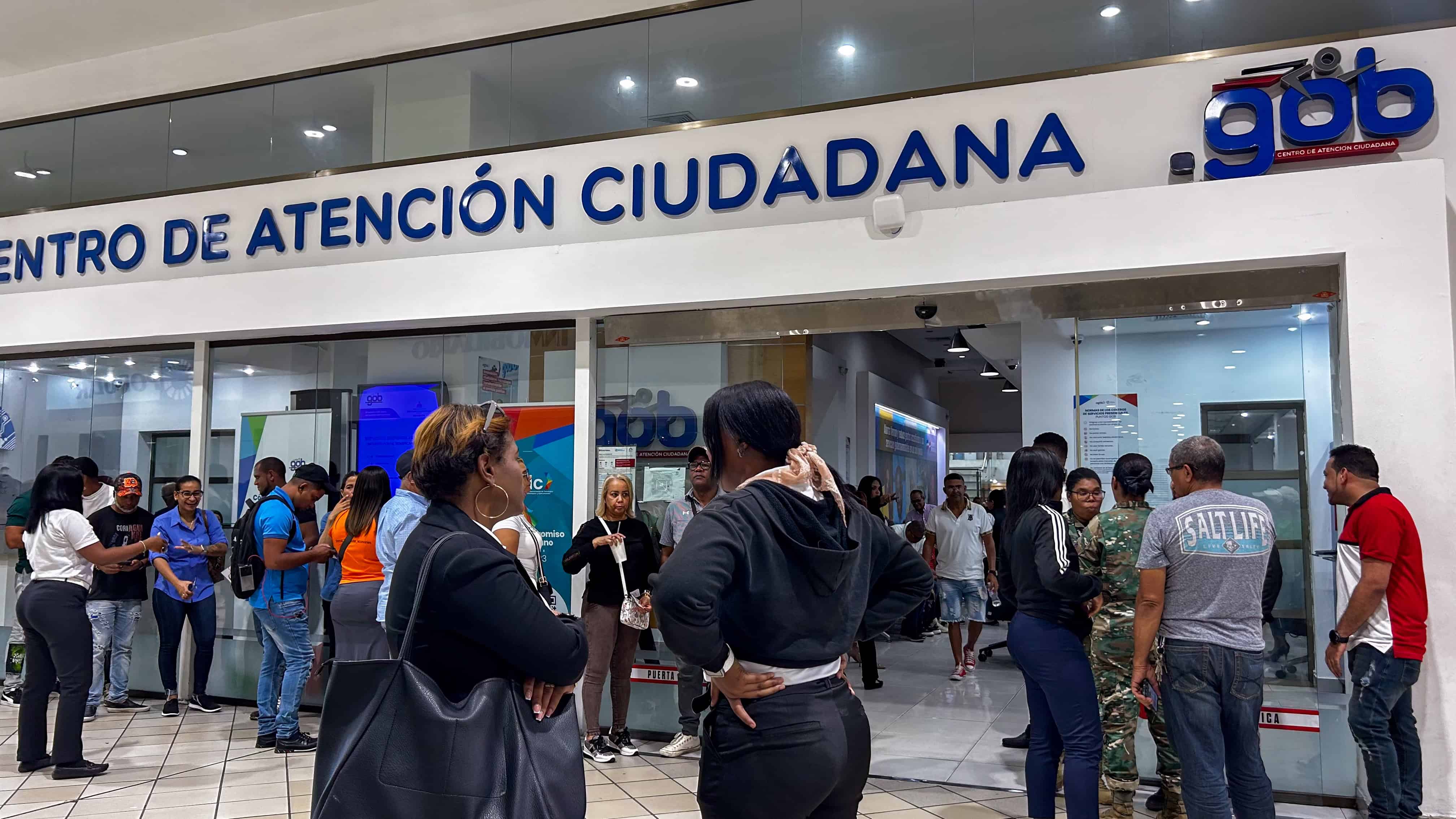 En Megacentro también hubo filas ayer.