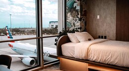 Aeropuerto de Miami estrena salas para dormir con duchas, las primeras en Norteam&eacute;rica