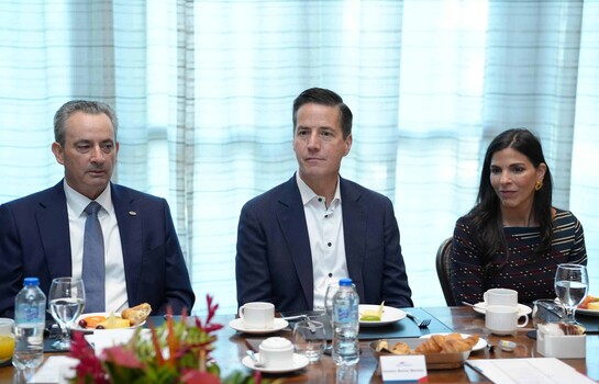 Ejecutivos de la C&aacute;mara Americana abordan cooperaci&oacute;n econ&oacute;mica con delegaci&oacute;n de Estados Unidos