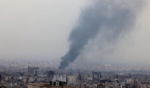 El und&eacute;cimo d&iacute;a de guerra contra Ir&aacute;n, el m&aacute;s intenso y con las miradas en Ormuz