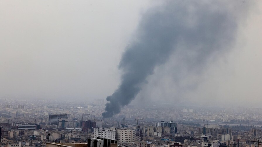 El und&eacute;cimo d&iacute;a de guerra contra Ir&aacute;n, el m&aacute;s intenso y con las miradas en Ormuz