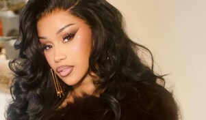 La rapera Cardi B celebra su &eacute;xito en Denver y visita a su familia en Casta&ntilde;uelas