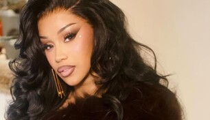 La rapera Cardi B celebra su &eacute;xito en Denver y visita a su familia en Casta&ntilde;uelas