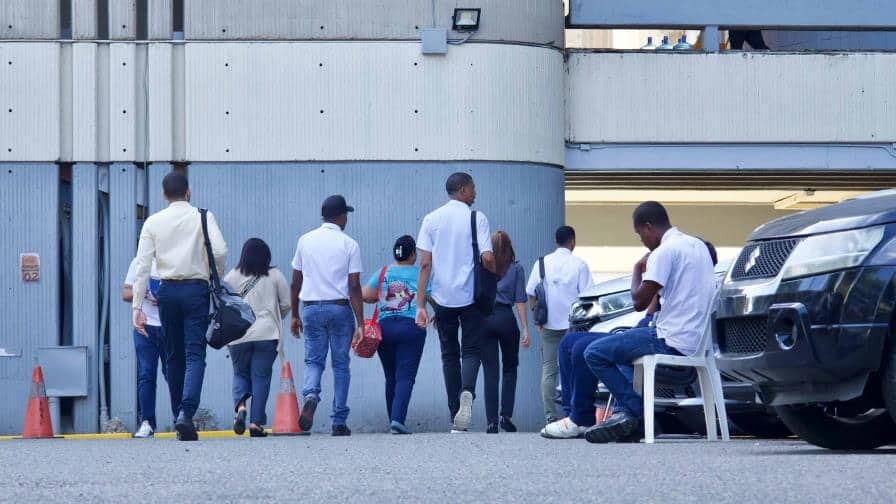 Número de ocupados en la economía dominicana crece 2.9 % interanual, según el Banco Central Número de ocupados en la economía dominicana crece 2.9 % interanual, según el Banco Central