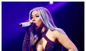 Cardi B mezcla su &eacute;xito en EE. UU. con un gui&ntilde;o a la Rep&uacute;blica Dominicana