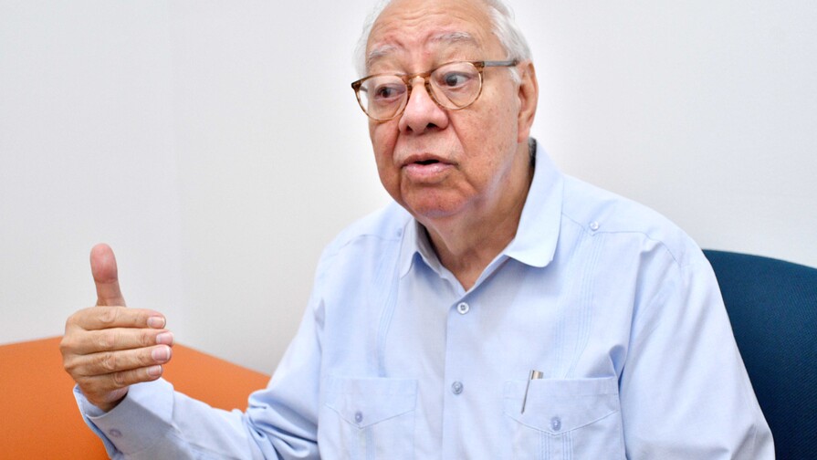 Embajador Rafael Antonio Juli&aacute;n Cedano dona al AGN m&aacute;s de cien diarios sudamericanos y caribe&ntilde;os