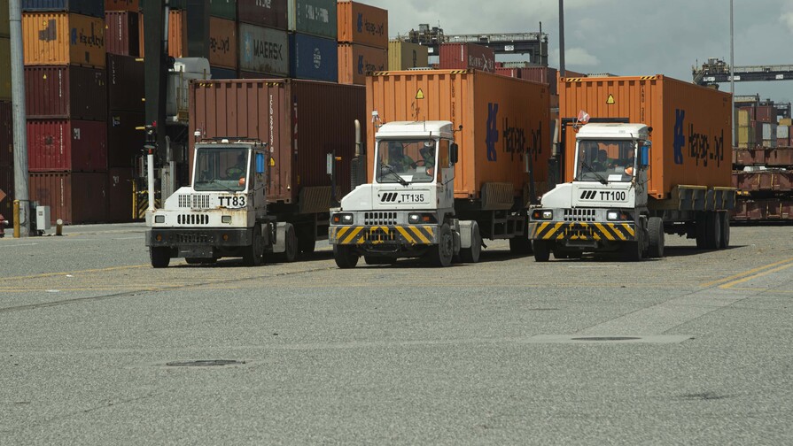 Las navieras enfrentan un aumento de hasta 64 % en los combustibles a dos meses de la guerra