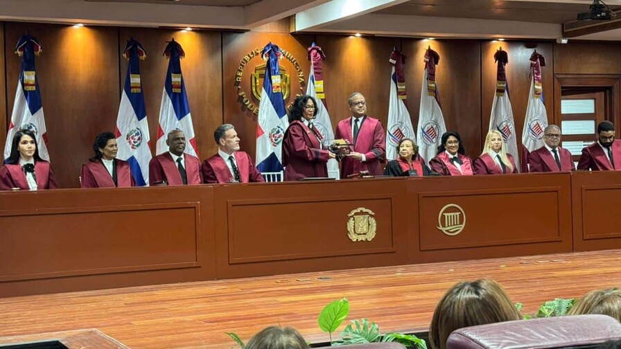 Exjueza advierte sobre desacatos a sentencias y "graves violaciones" a la Constituci&oacute;n