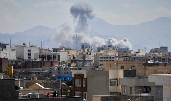 Explosiones sacuden Teher&aacute;n despu&eacute;s de que EE. UU. prometiera intensificar los ataques