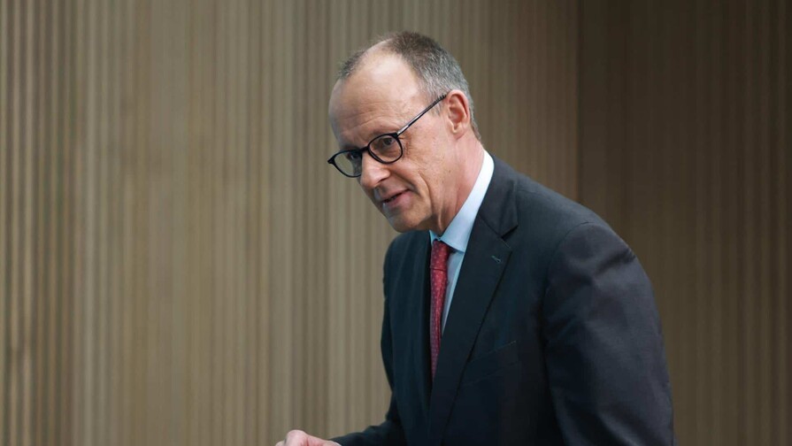 Merz rechaza suspender las sanciones a Rusia por solidaridad con Ucrania