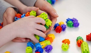 Autoridades de EE. UU. cambian de postura sobre posible tratamiento contra el autismo