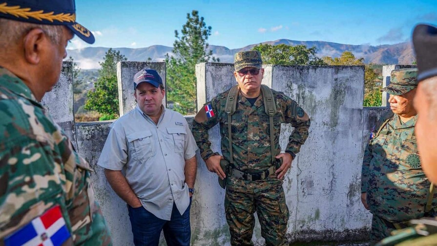 Ministros de Defensa y de la Presidencia realizan recorrido fronterizo para fortalecer seguridad