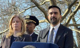 Empresarios eval&uacute;an abandonar Nueva York ante discurso fiscal de Mamdani
