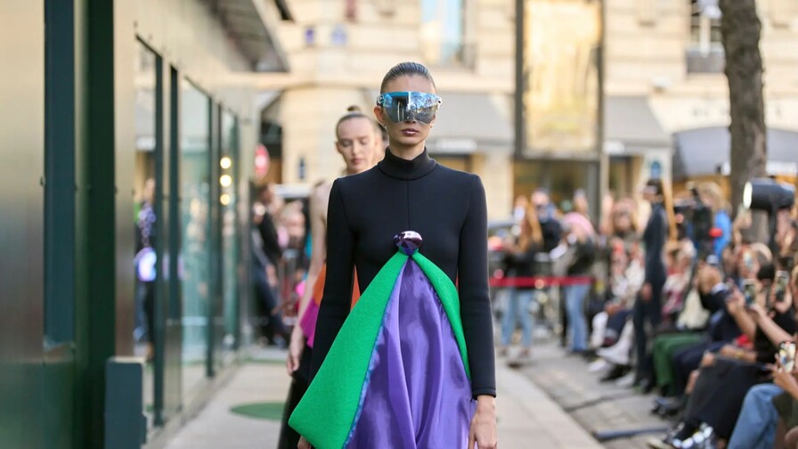 Pierre Cardin cierra la Semana de la Moda parisina,con una colecci&oacute;n repleta de capas