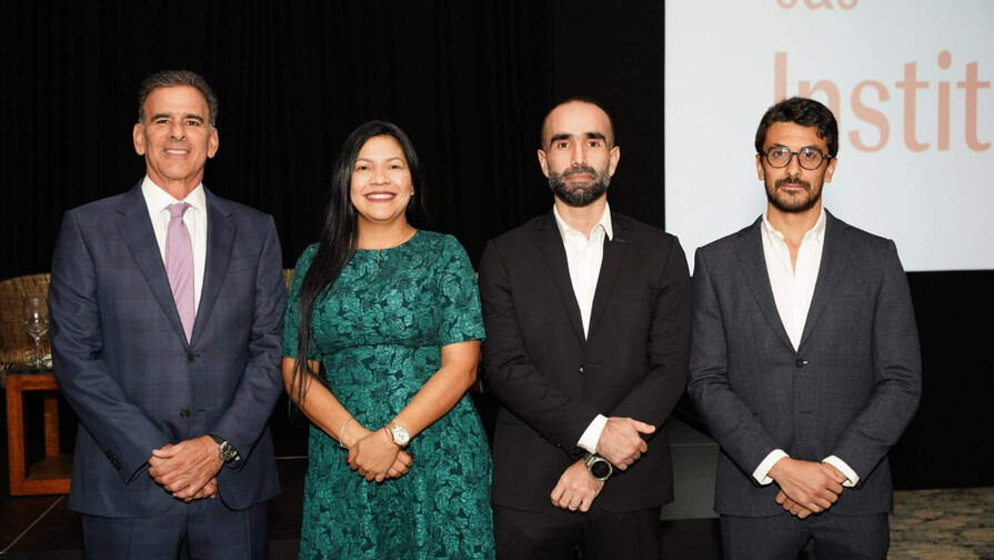 Santiago inaugura centro de simulaci&oacute;n para formar cirujanos