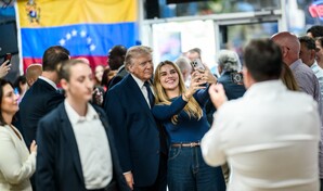 Trump se despide de Miami visitando El Arepazo, un ic&oacute;nico restaurante venezolano