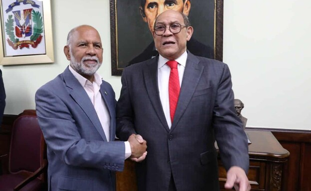 Mescyt entrega a la ADP documento para iniciar proceso de di&aacute;logo sobre una reforma educativa