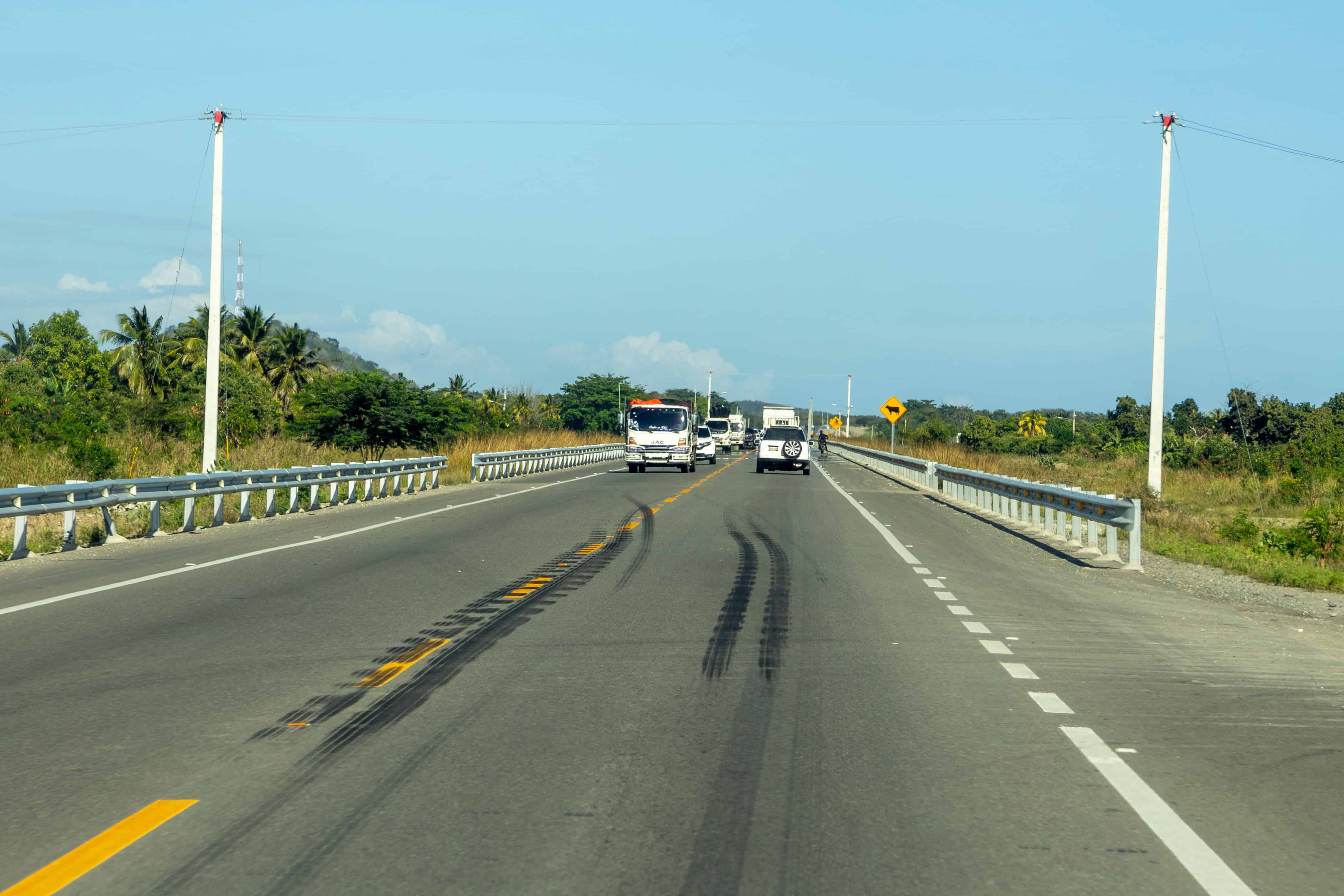 Las se&ntilde;ales de los excesos de velocidad quedan marcadas en las v&iacute;as.